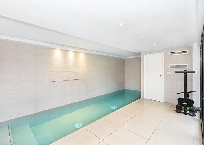 Luxury 3Br Flat, Parking & Garden, Nw London