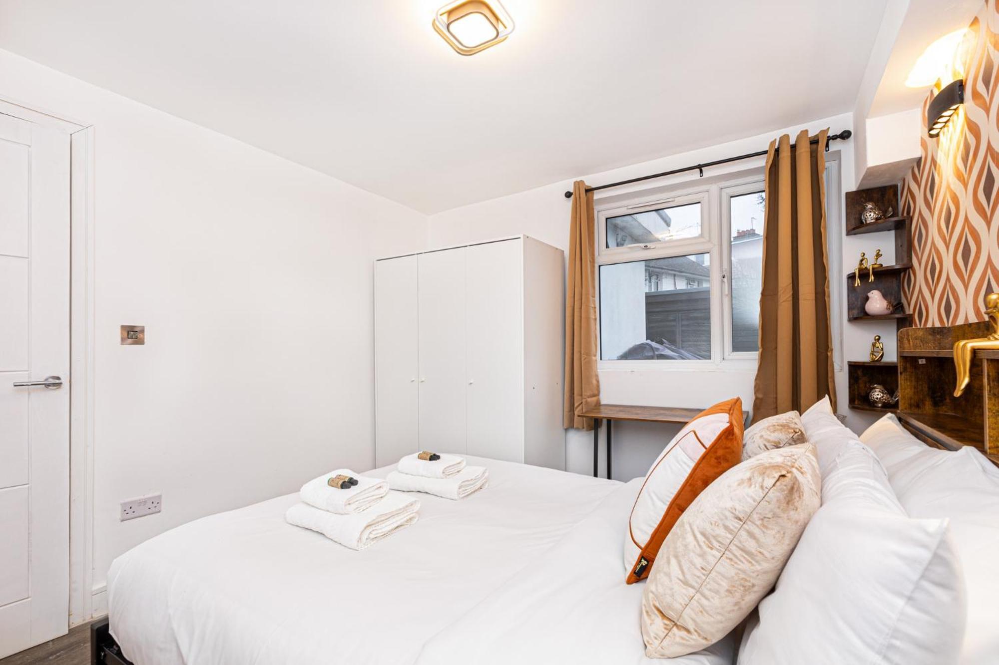 Luxury 3br Flat, Parking & Garden, Nw * Londra