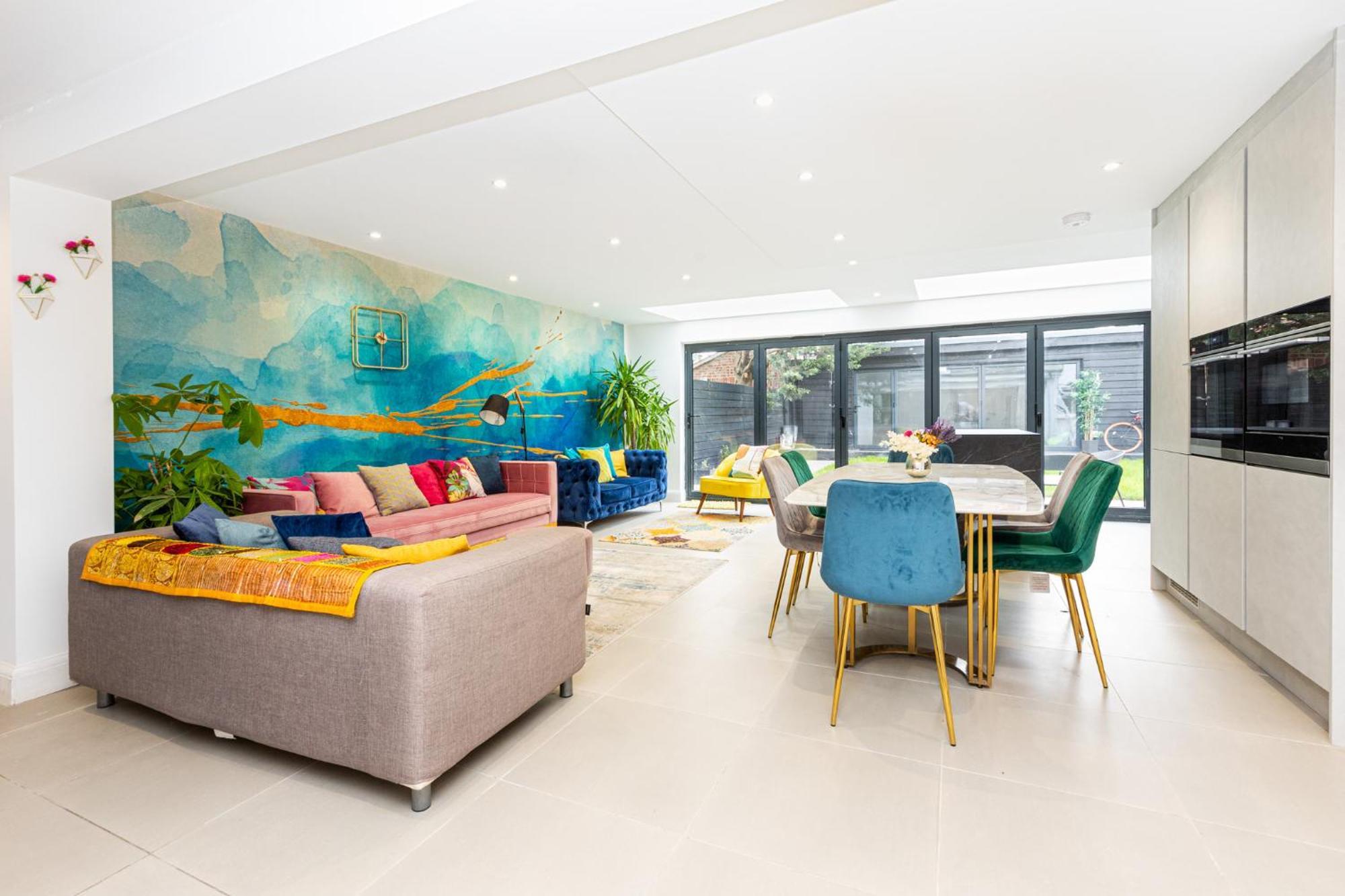 Luxury 3br Flat, Parking & Garden, Nw